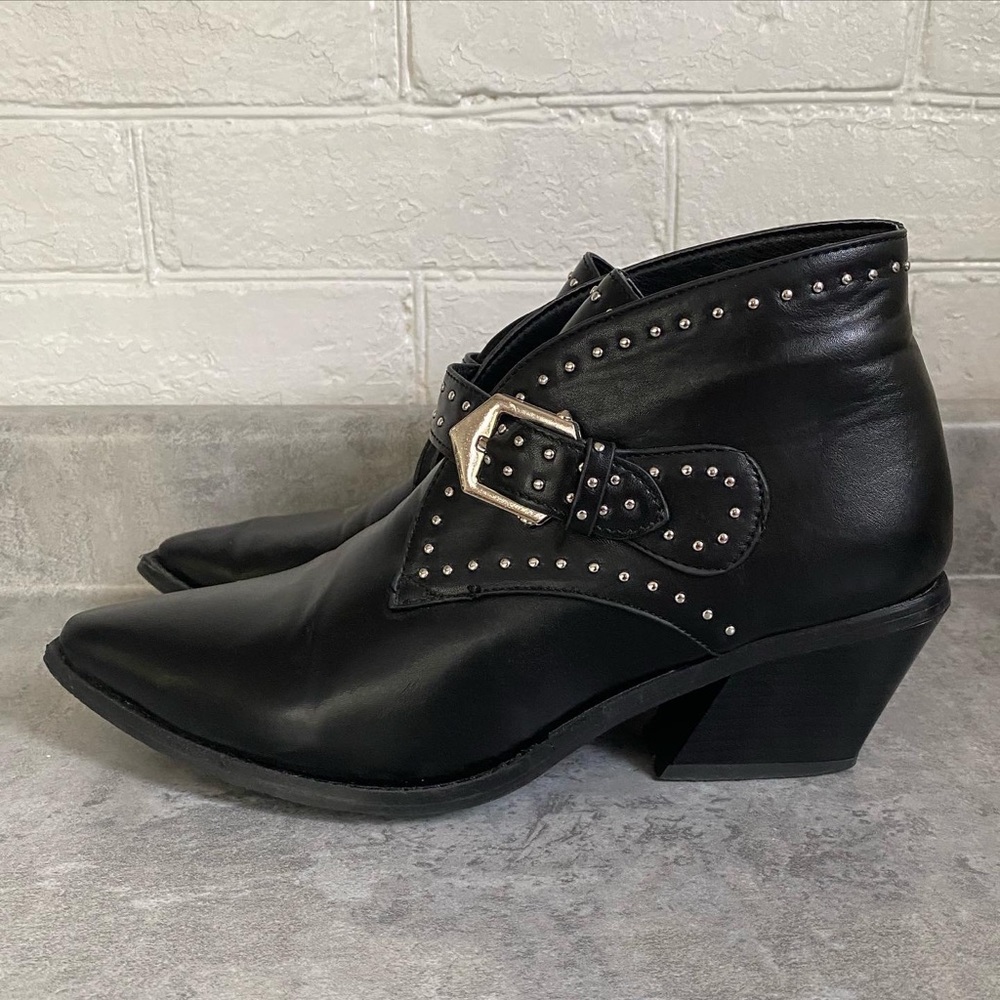 Seven7 Dallas boot size 10